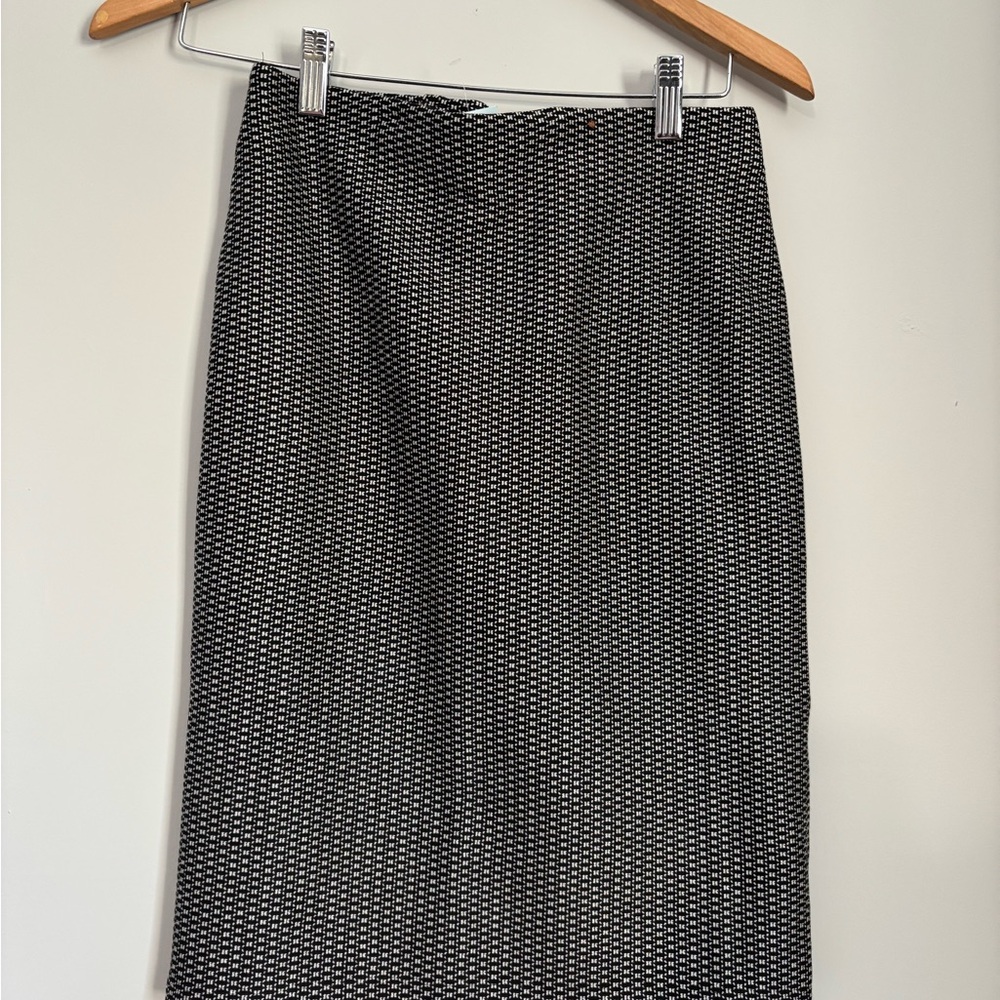 LOFT Monochrome Pencil Skirt